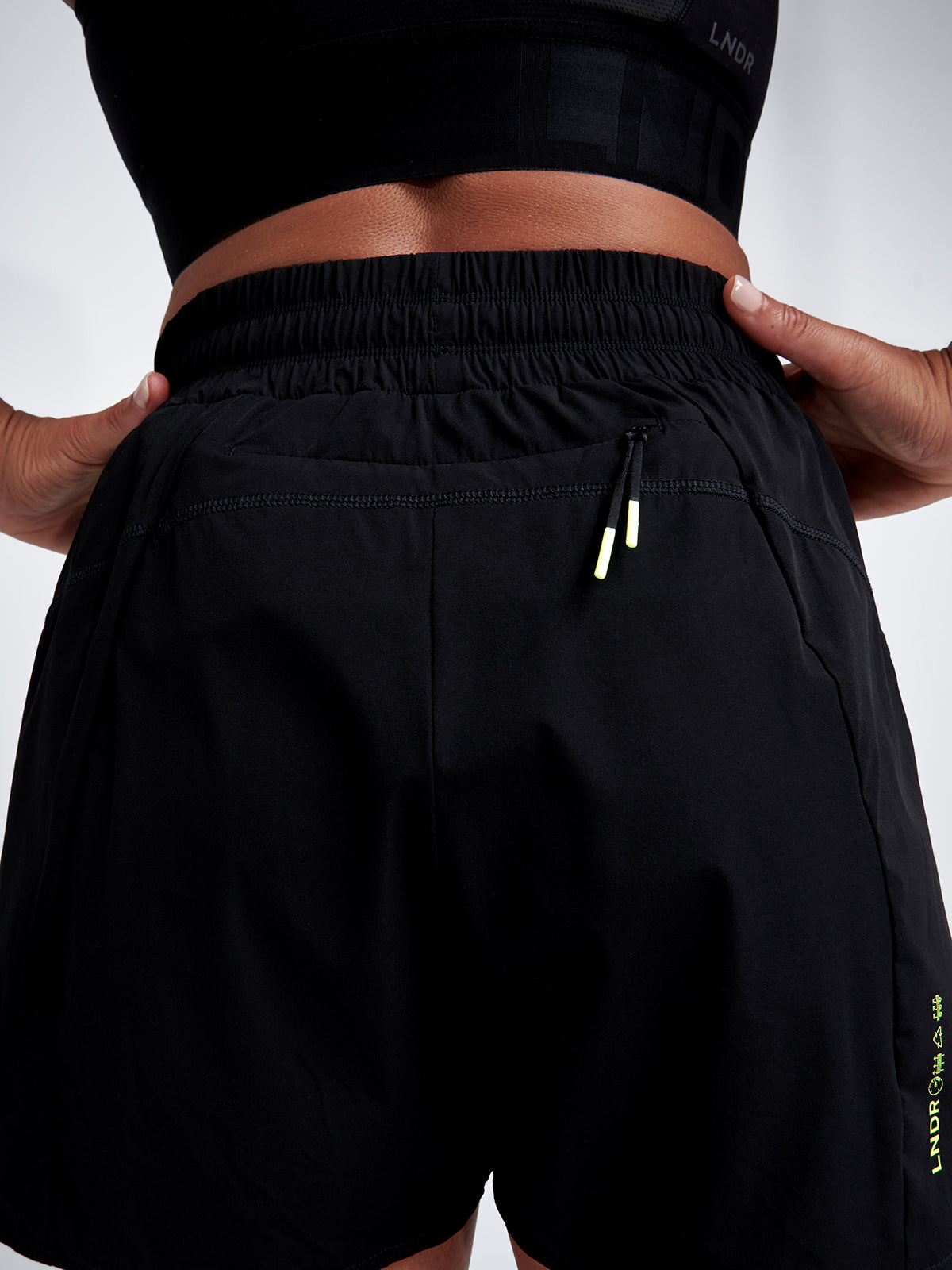 Womens pro run black short 3