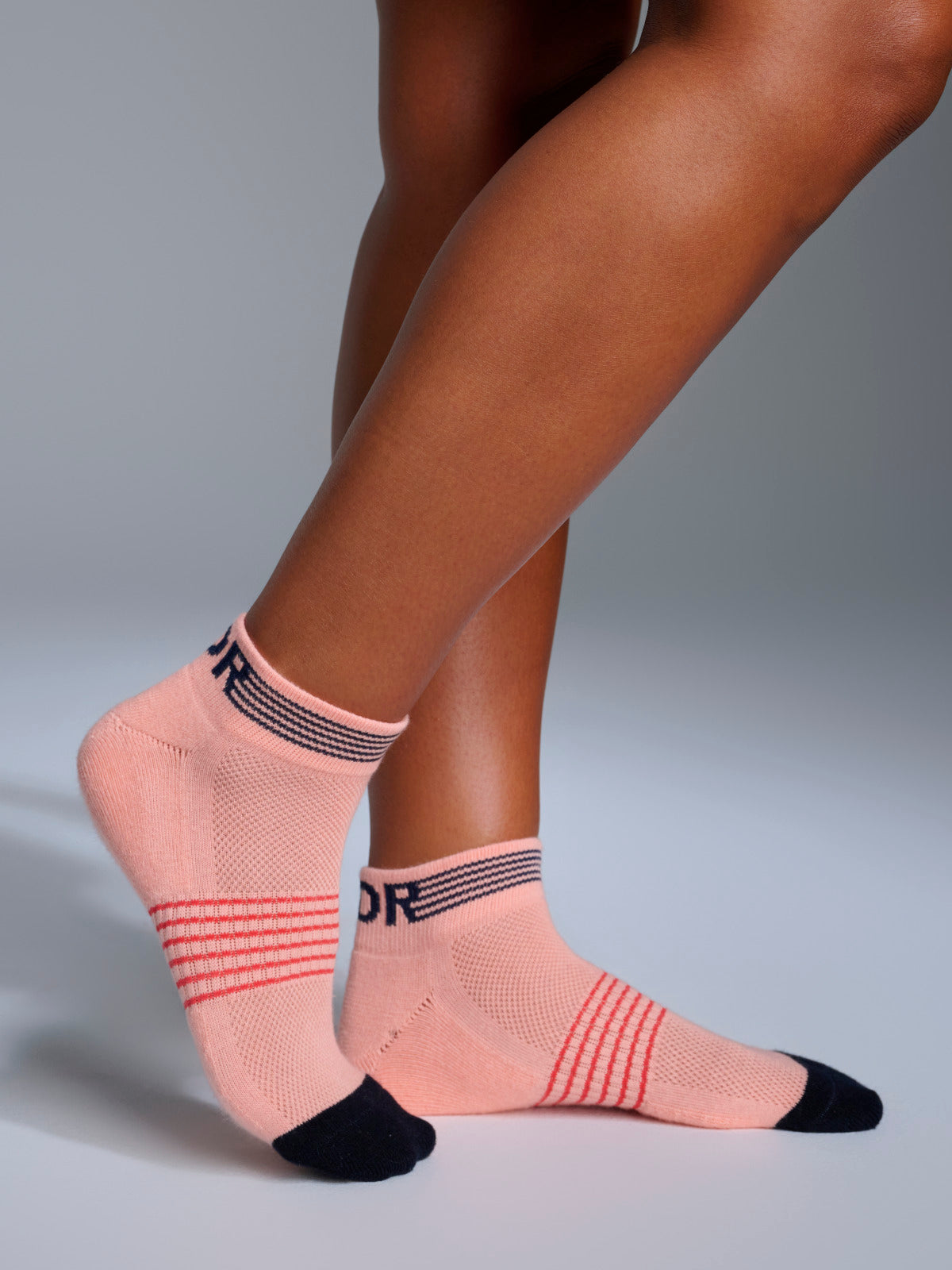 Womens grit electric peach ankle sock 1
