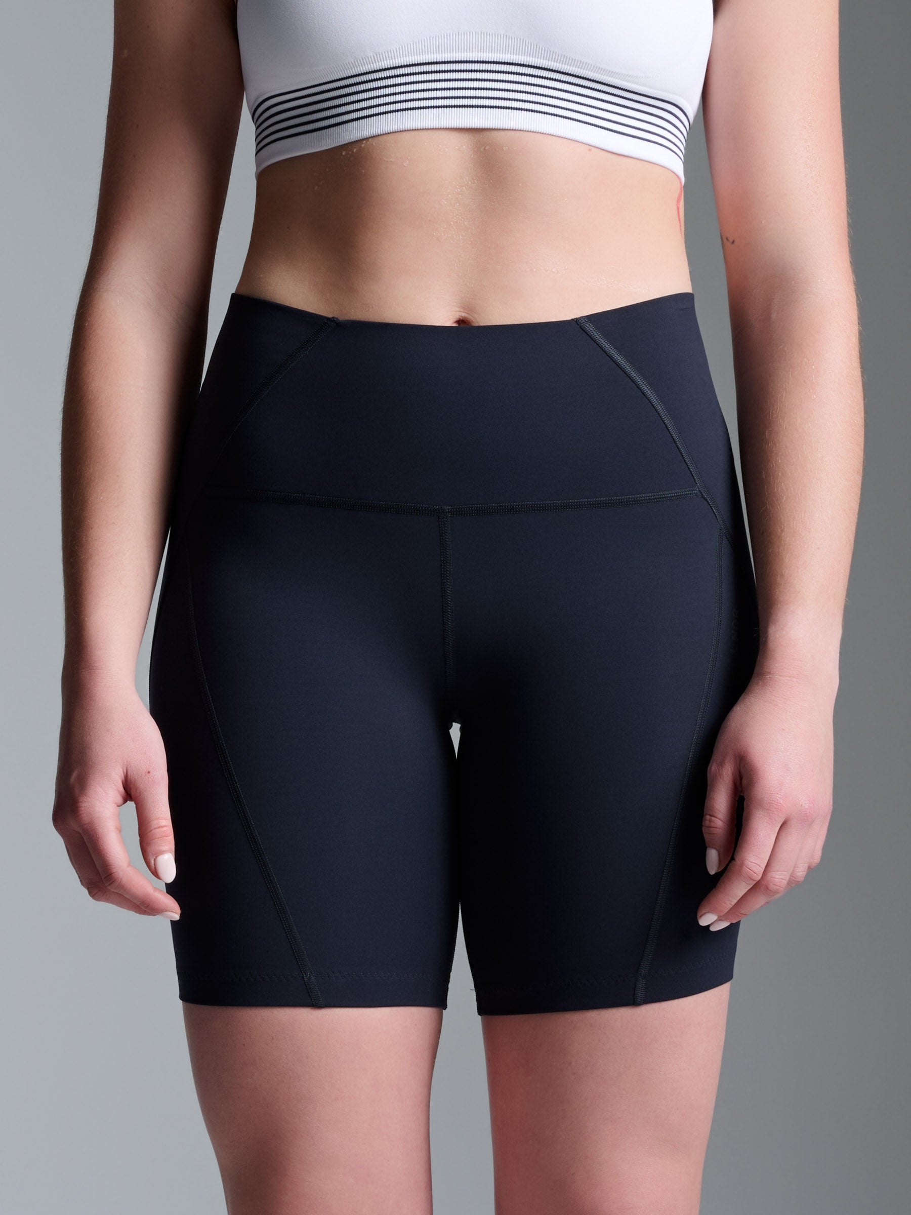 LIMITLESS 7.5" Bike Short Deep Navy