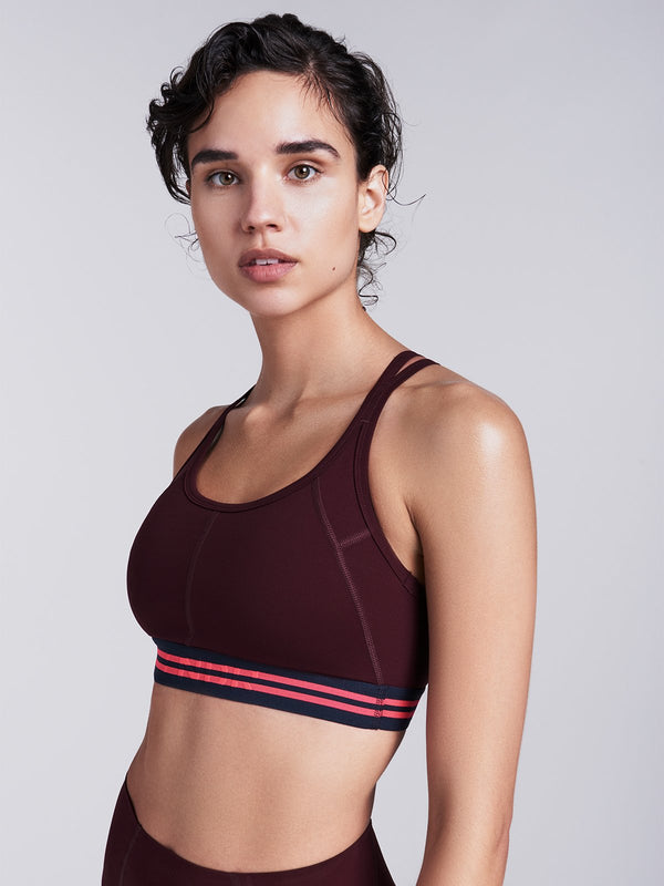 Lulu is 5' 9.5" - Under Bust 81cm (32C), Waist 61cm