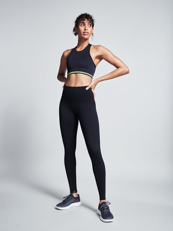 Micha is 5' 9" - Waist 65cm (25.5"), Hips 89cm (35")