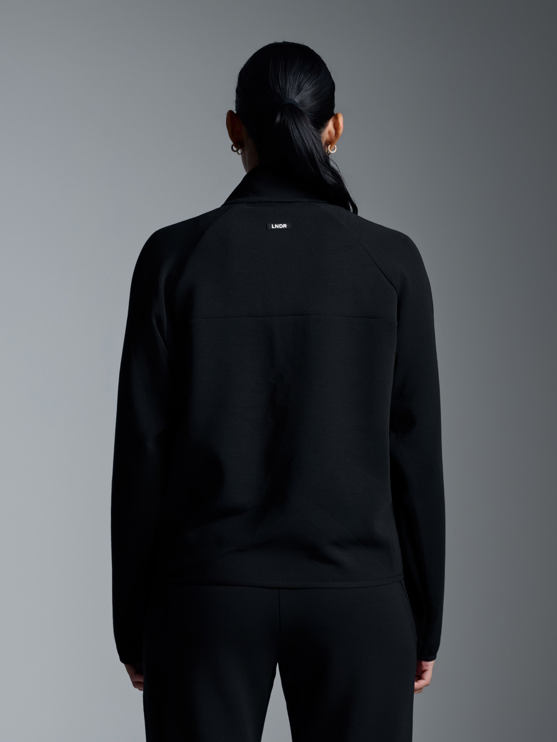 ESSENTIAL Half Zip Black