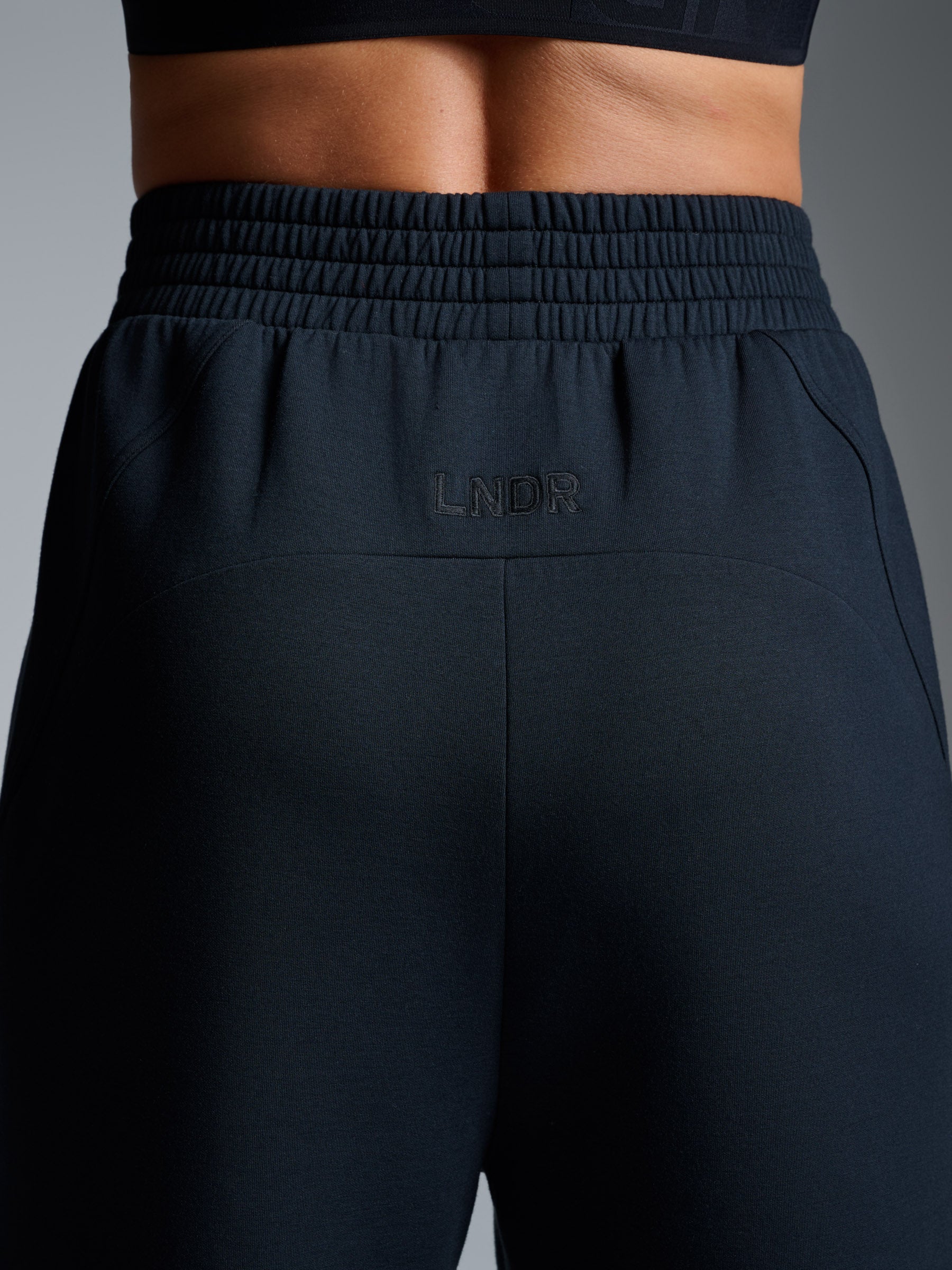 RECOVER Trackpant Black