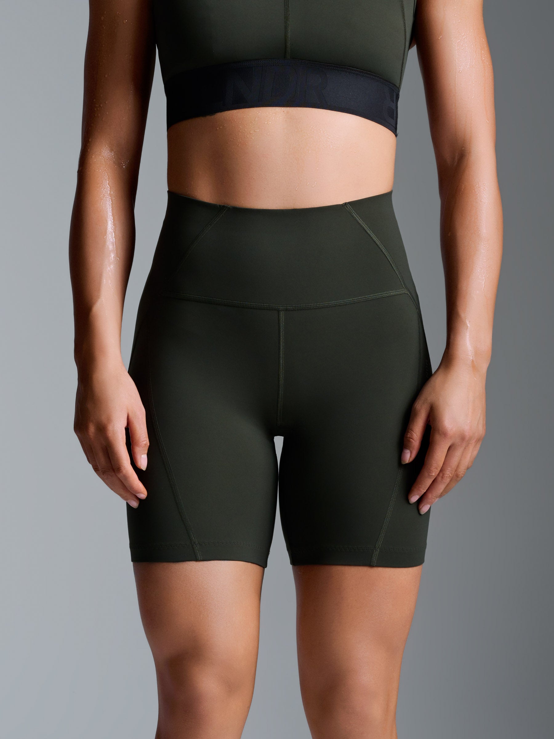 LIMITLESS 7.5" Bike Short Olive
