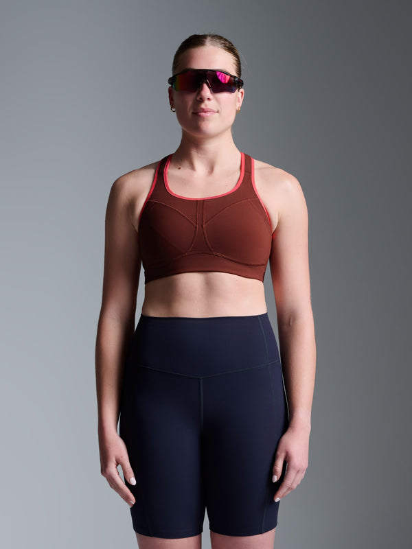 Courteney wears size 36C is 5' 6" - Underband 76cm, Bust 85cm, Waist 72cm, Hips 100cm