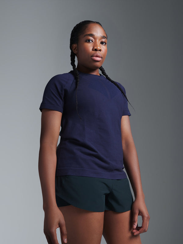 Patricia wears size M-L is 5' 9" - Underbust 82.5cm, Waist 80cm, Hips 109cm, Inseam 89cm