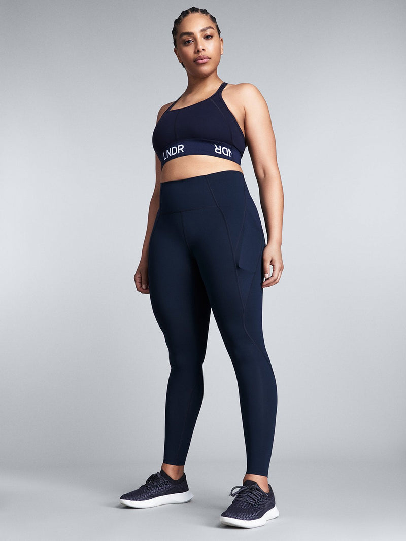 Size_L / Measurements_Danielle is 5' 9.5" - Waist 88cm (34.6"), Hips 118cm (46")