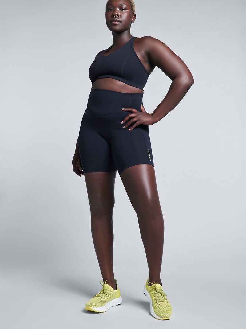 Size_XL / Measurements_Liza is 5' 10" - Waist 92cm (36"), Hips 122cm (48")